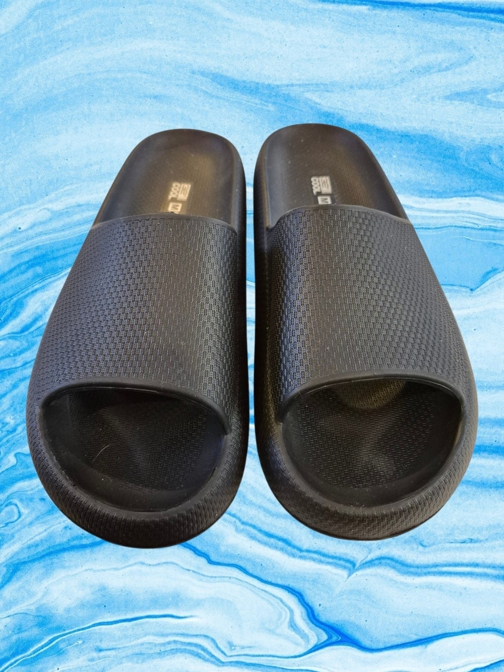 32 Degrees Cool Black Recovery Slide Sandals Size M (7.5-8.5)